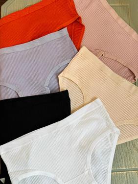 ست شورت و سوتین نرمولک